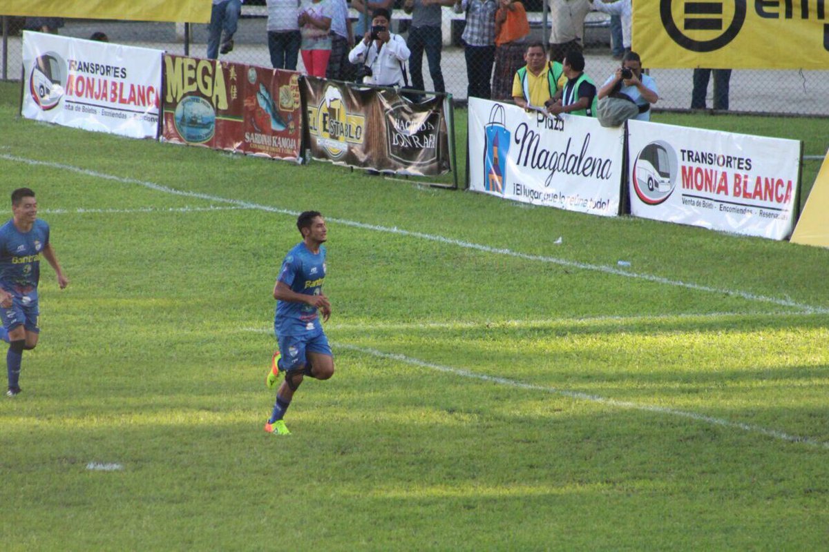 Cobán Imperial 3-2 Comunicaciones